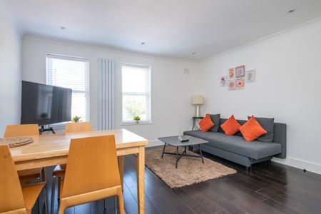 1 Bed Flat, Wontner Close, N1 - Photo 2