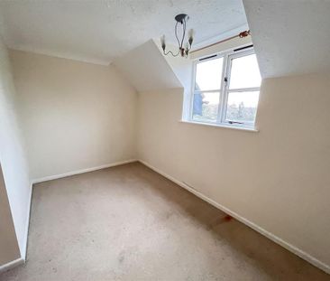 2 bedroom end of terrace house to rent - Photo 3