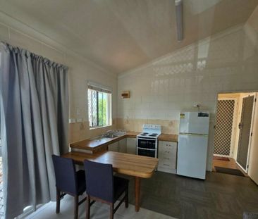 TOP FLOOR UNIT CLOSE TO THE CITY!! - Photo 3