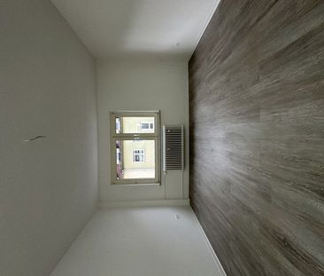 Frisch renovierte 2-Zi.-Whg. mit neuem Badezimmer - Photo 2