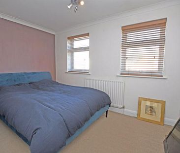 2 bedroom semi-detached house to rent - Photo 4