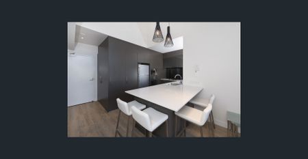 Large 1 bedroom furnished apartment - Photo 3