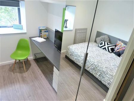 3 bedroom apartment to rent - Photo 5