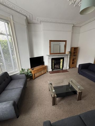 4 bedroom terraced house to rent - Photo 2