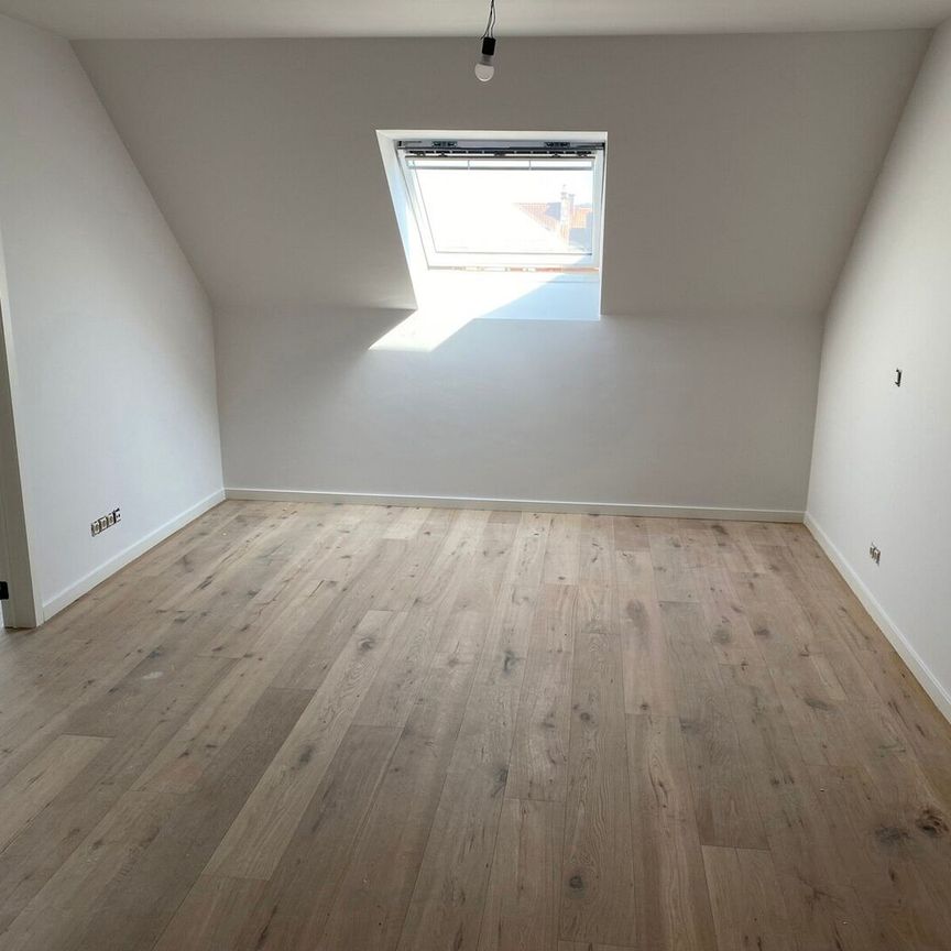 NIEUWBOUW, prachtig afgewerkte woning met terras en tuin, ideaal gelegen in een rustige kindvriendelijke straat op wandelafstand van het centrum van Sterrebeek en op 2km van de Duitse school. - Photo 1