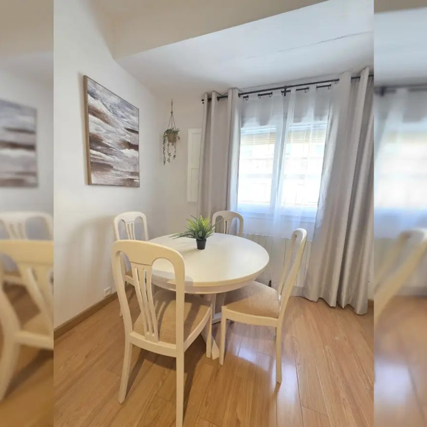 2-bedroom apartment for rent in Zaragoza for professionals, couples, and students. - Foto 1