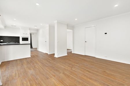 Spacious 3-Bedroom Home with Study in Prime Sunbury Location - Photo 4