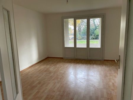 Location Appartement 4 pièces 68m² VAULX EN VELIN 69120 - Photo 2