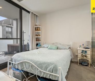 Superb Inner City Living! One Bedroom Plus Study - Photo 4