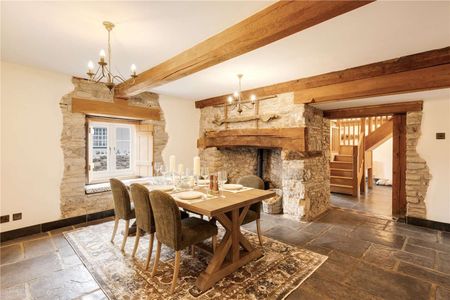 Immaculate period home blending historic charm with modern luxury, fully furnished and ready to move in - Photo 5