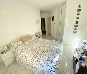 Location Appartement 2 pièces 45m² MARSEILLE 5ème - Photo 3