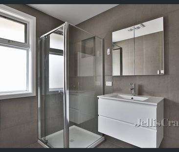 Spacious and Sophisticated Family Residence in Clarinda - Photo 1