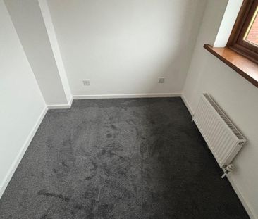 4 bedroom detached house to rent - Photo 4