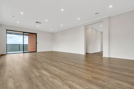 Lovely Residence In A Thriving Estate.. - Photo 2