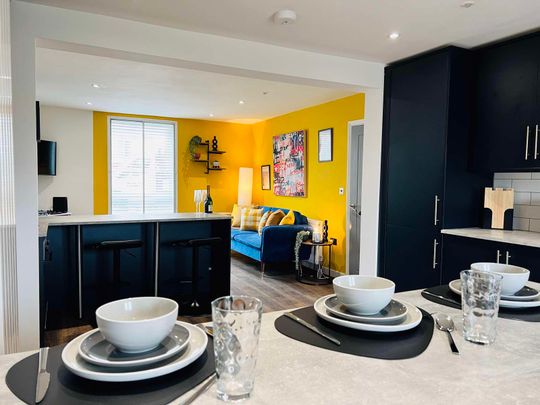 Immaculately presented property on Woodbridge Road, East Ipswich. Room 2 - Photo 1