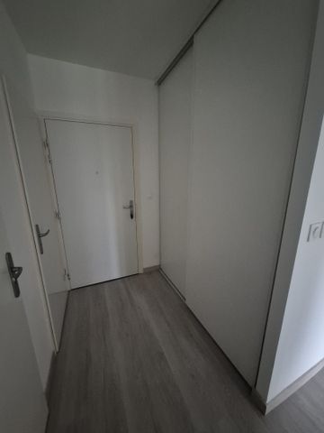 Location Appartement 2 pièces 43m² SECLIN 59113 - Photo 2