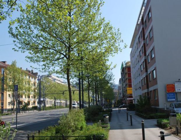 City-Residence: Möbliertes Apartment mit Balkon, zentral in Offenbach - Photo 1