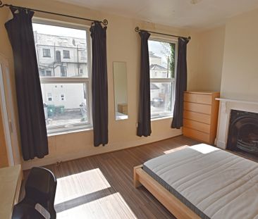 3 Bedroom Semi-Detached House - Photo 4