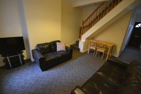 3 bedroom terraced house to rent - Photo 4