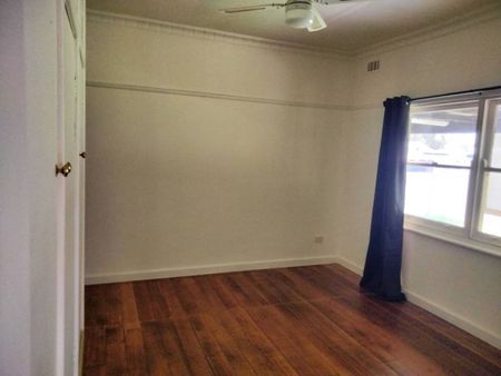 Small town living - Photo 3