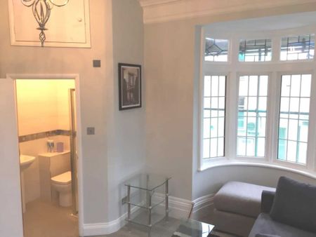 Price £1,350 pcm - Available 07/10/2026 - Furnished - Photo 3