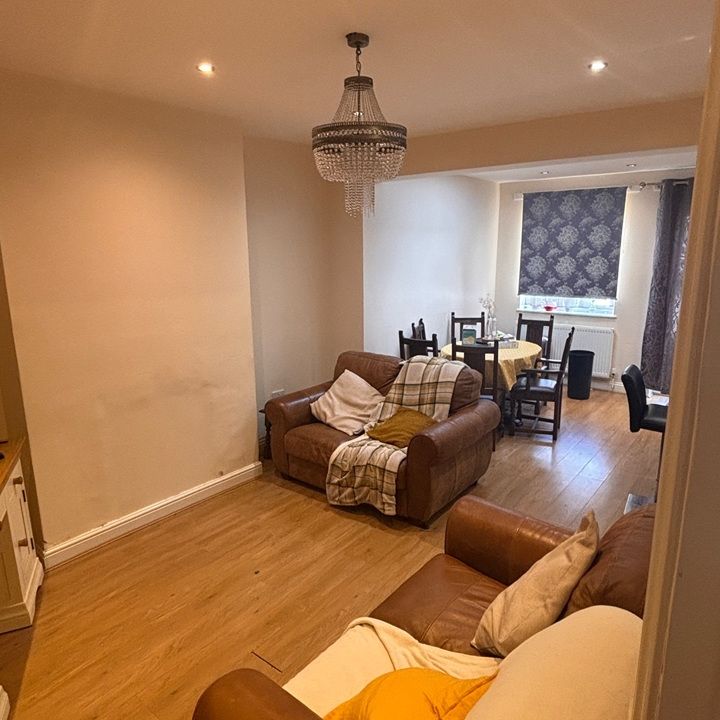 3 Bed Terraced House, Dixon Road, SE25 - Photo 1