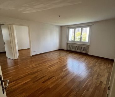 Helle 4-Zimmer-Wohnung im Erdgeschoss in Steinhausen - Photo 2