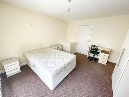 4 bedroom terraced house to rent - Photo 3