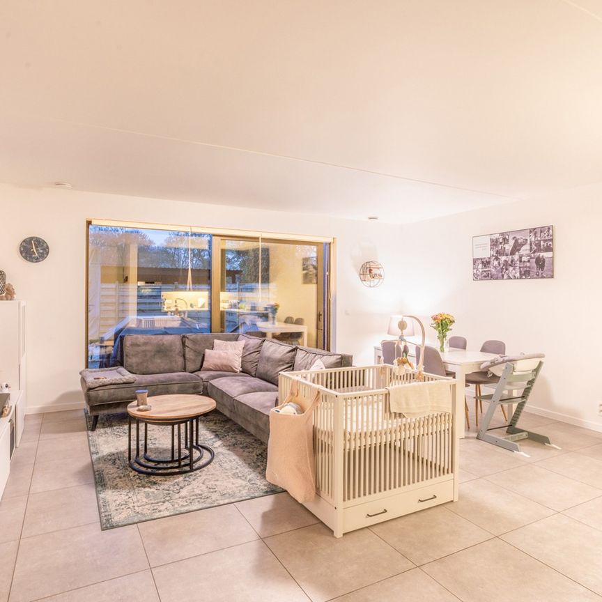 MODERN GELIJKVLOERSAPPARTEMENT MET GARAGE - Photo 1