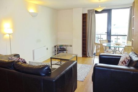 2 bedroom flat to rent - Photo 3