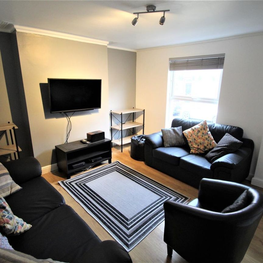 5 bedroom terraced house to rent - Photo 1