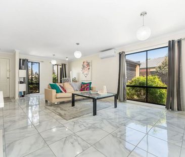 Warm, Spacious & Wonderfully Located Family Home! - Photo 1