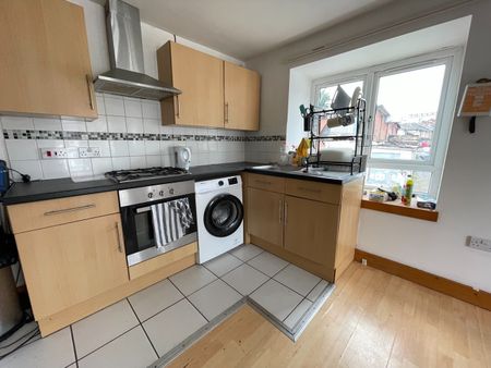 3 Bed Flat, Portswood Road, SO17 - Photo 5