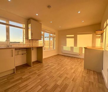 3 bedroom detached house to rent - Photo 6