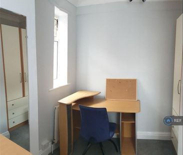 4 bedroom detached house to rent - Photo 6