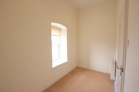2 bedroom semi-detached house to rent - Photo 2