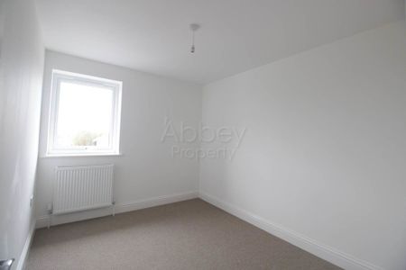 Earls Court, Mulberry Close - Near Town Centre - LU1 1BZ - Photo 4