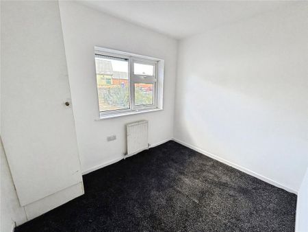 4 bedroom terraced house to rent - Photo 2