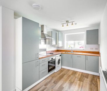 3 bedroom semi-detached house to rent - Photo 3