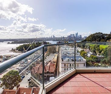 NORTH FACING APARTMENT WITH HARBOUR VIEWS | Furnished - Photo 4