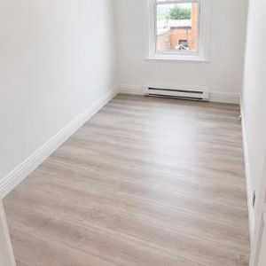 BEAU 6 1/2 MONTCALM DISPO MAINTENANT1895 - Photo 2