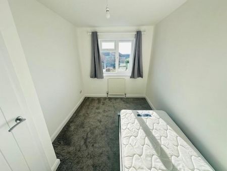 2 bedroom House To Let - Photo 4