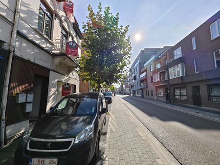 Gerenoveerd duplex-appartement met 2 slpks in het centrum van Hasselt - Photo 2