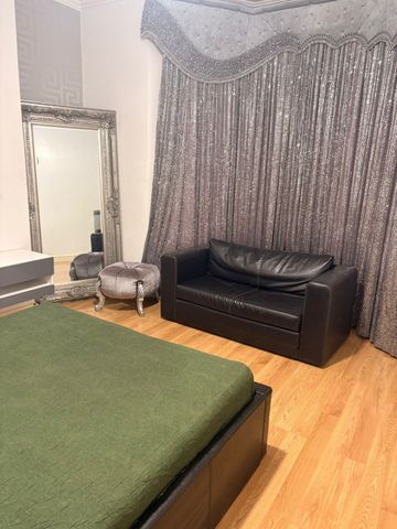 Master bedroom to rent close to seven king station - £900 pcm - Photo 5