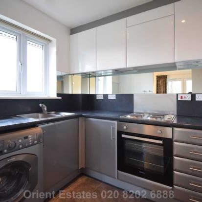 2 bedroom property to rent in London - Photo 1