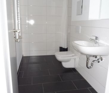 Perfekte Singlewohnung mit Einbauküche in zentraler Lage! - Foto 1