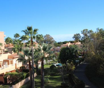 Long term rent, 1 bed penthouse in Carib Playa, Marbella, 2 baths, ... - Photo 6