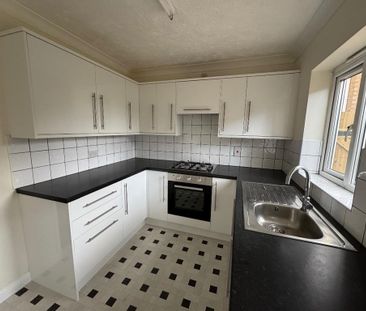 2 bedroom semi-detached house to rent - Photo 6