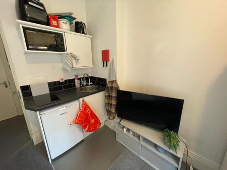 Studio to rent - Photo 5