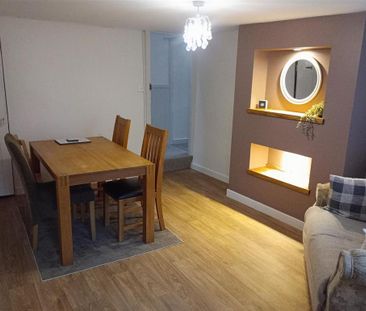 2 bedroom semi-detached house to rent - Photo 3